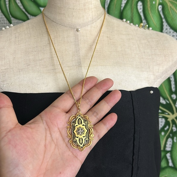 🖤Vtg Damascene Gold Geometric Hexagon Filigree Pendant on Chain Necklace - Picture 10 of 11